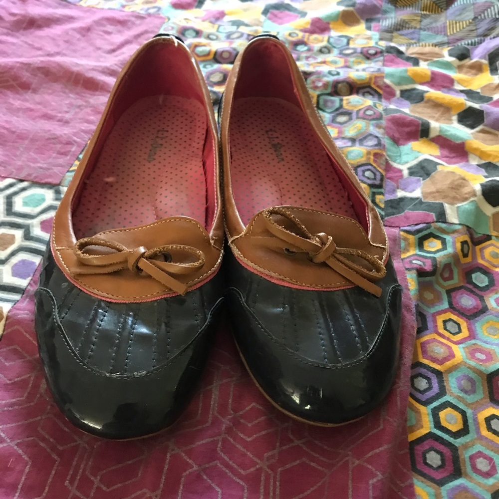 LL BEAN size 7 women’s patent Mocs